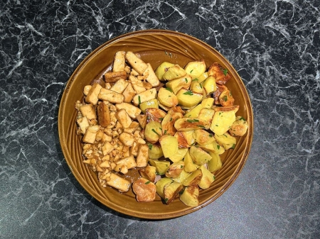 Tofu s ke�u ve sladkoostr� om��ce (30 minut)